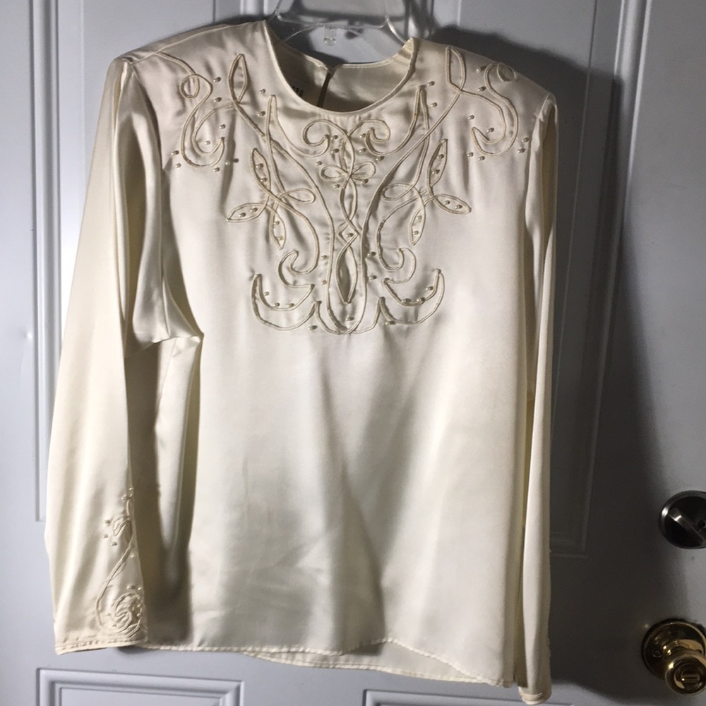 SK & Company woman’s cream blouse with braided trim faux pearls size 6